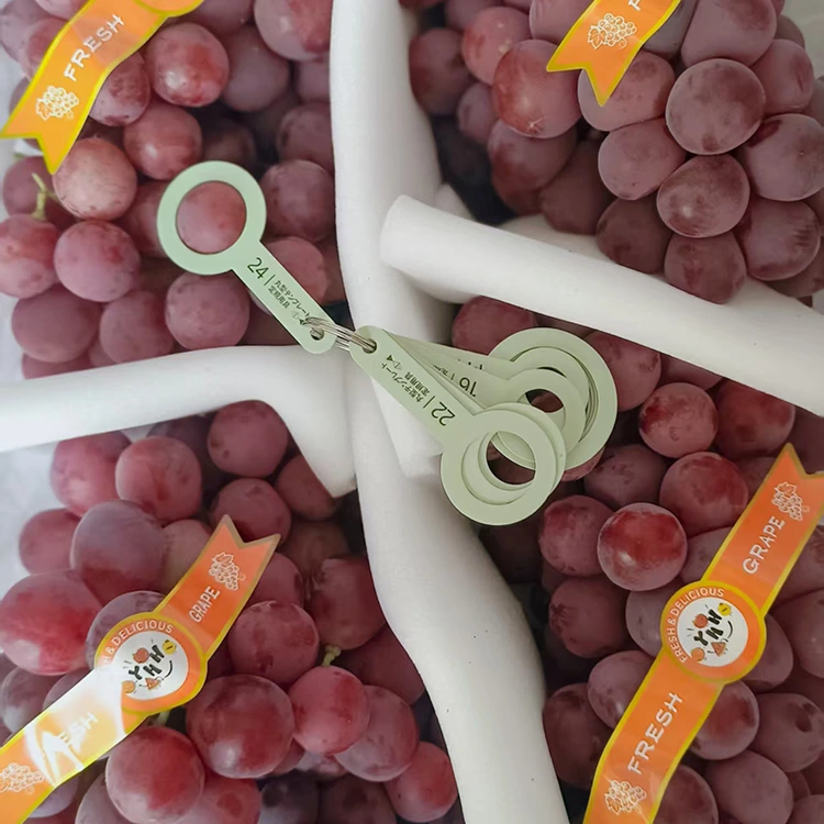 Ընտրված Farm Fresh Red Globe խաղող